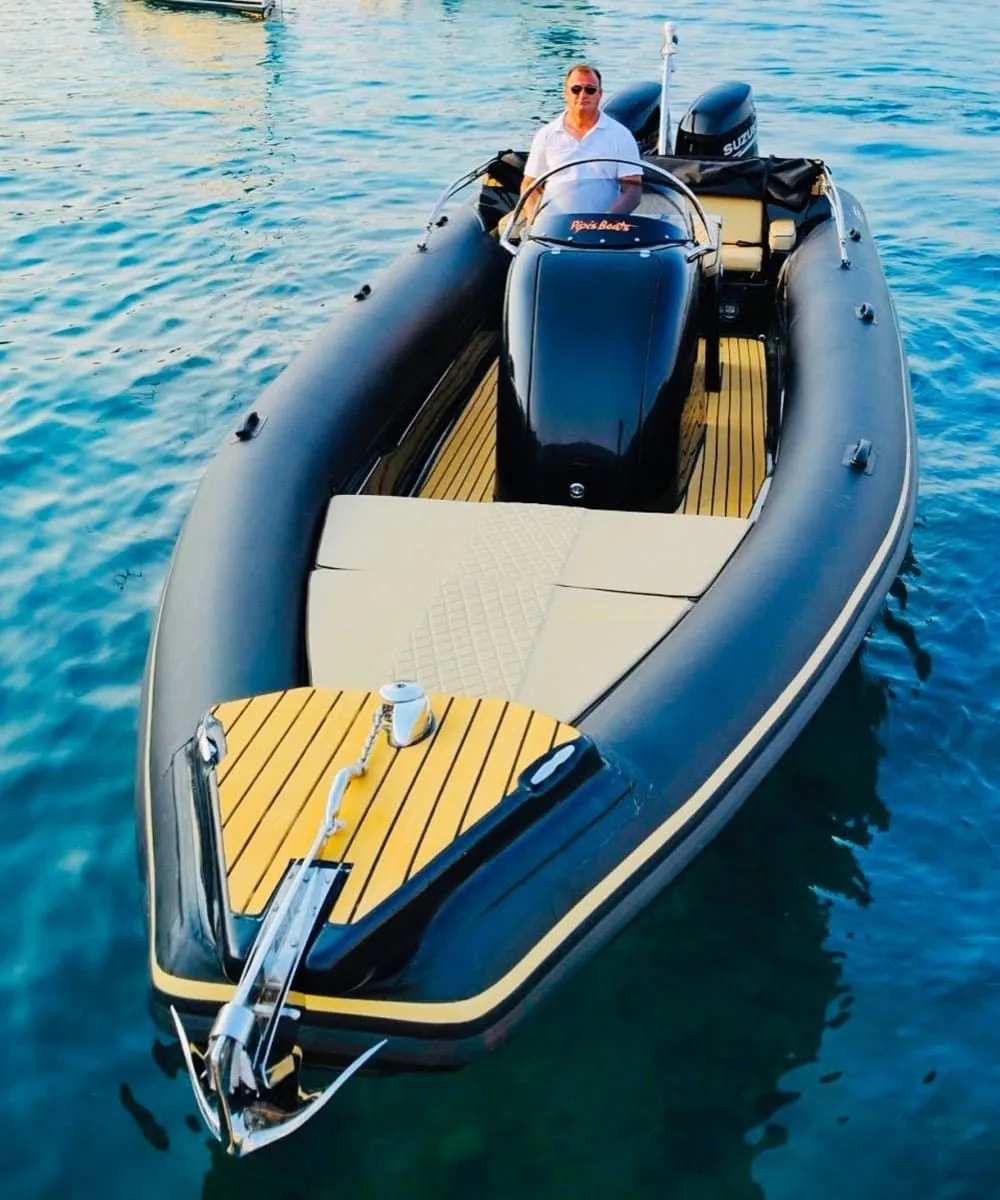 Magnum Charter Boat