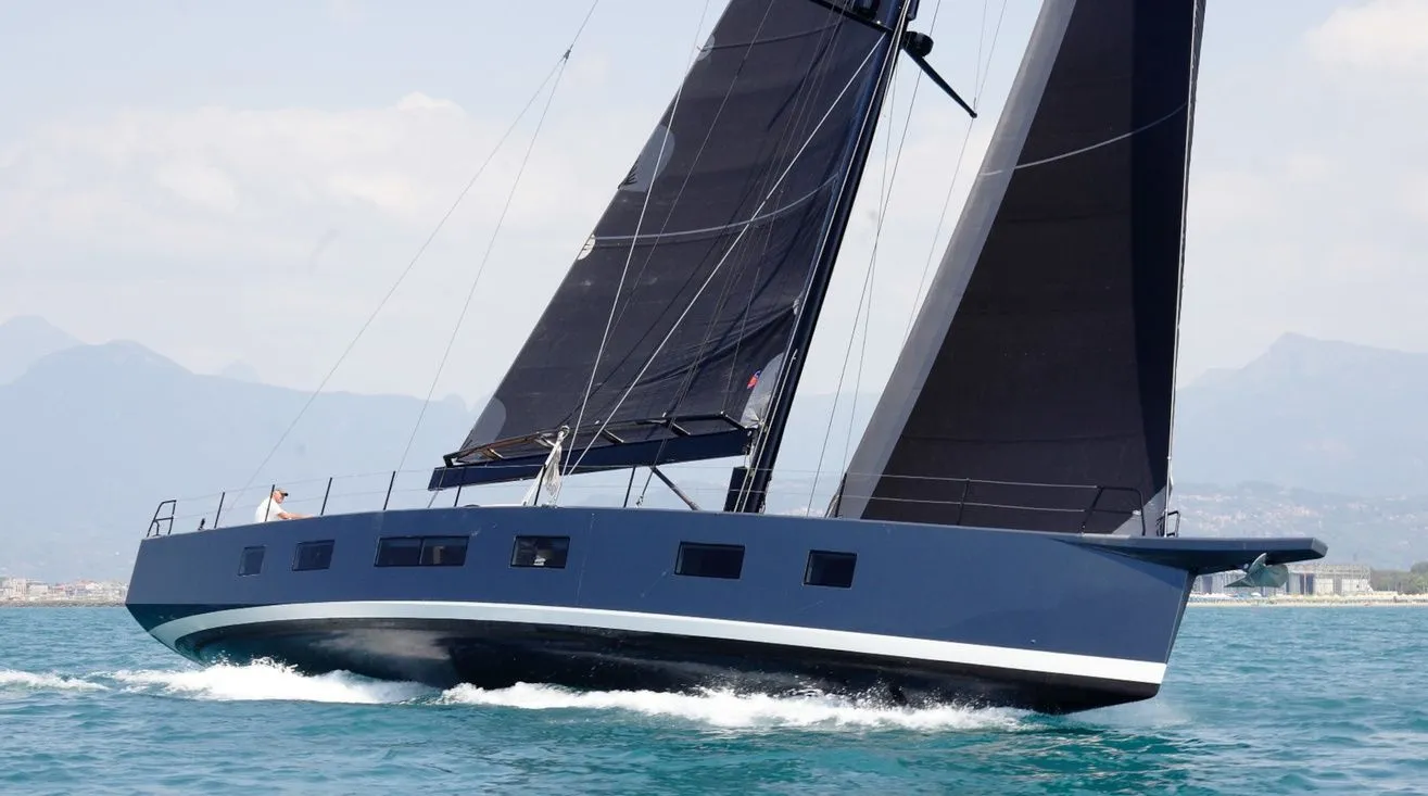 Rent a 23.6m Sailing Yacht Vismara 80 in Saint-Tropez