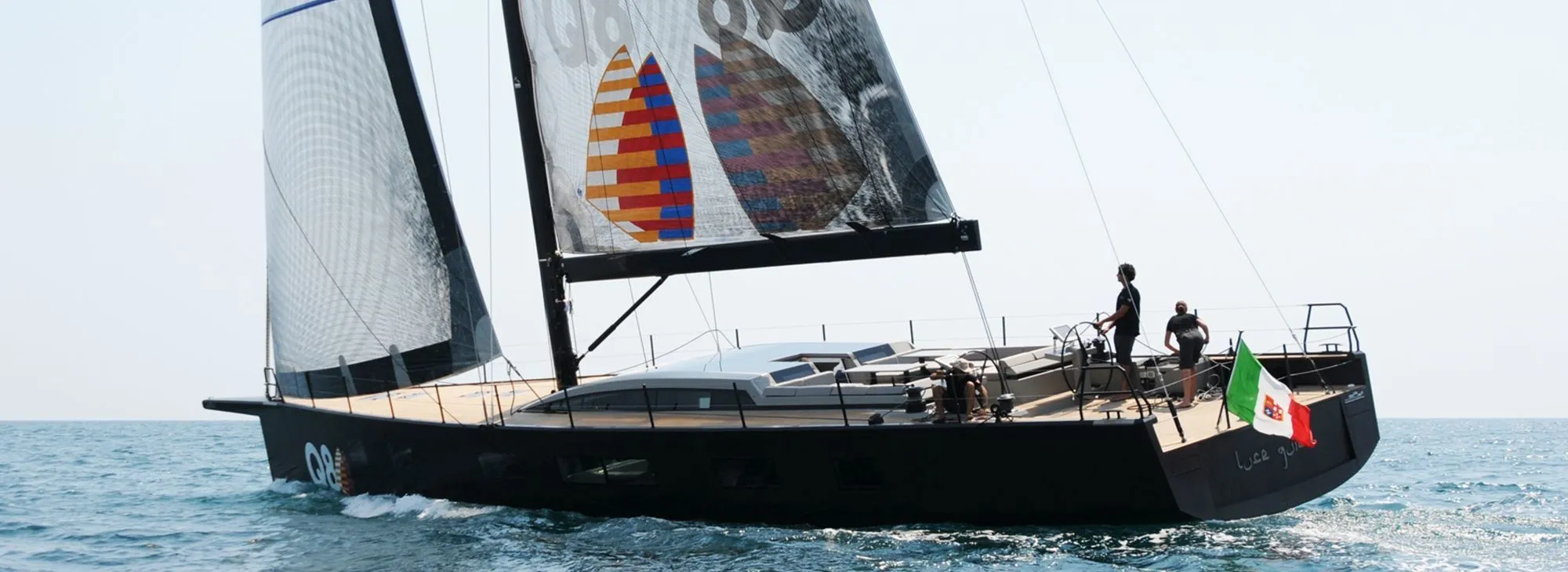 Luce Guida Charter Boat