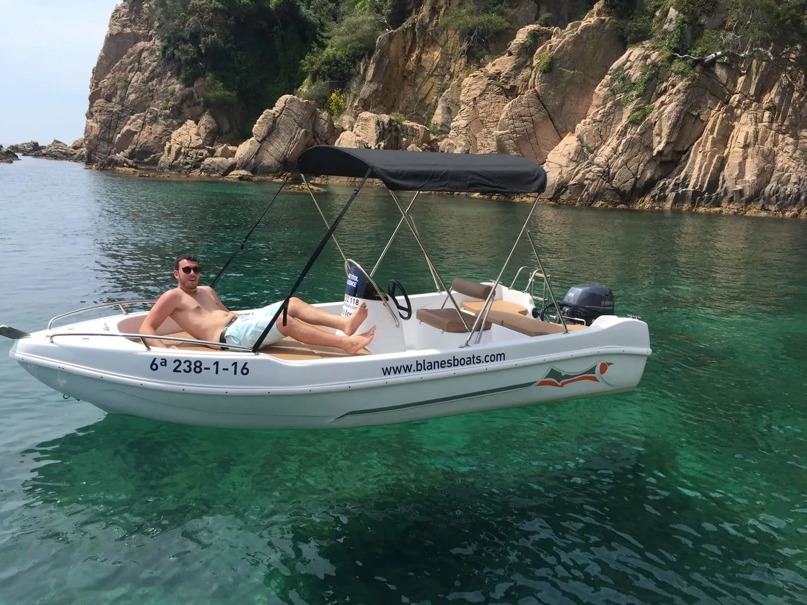 Rent a 4.5m Voraz 450 in Blanes