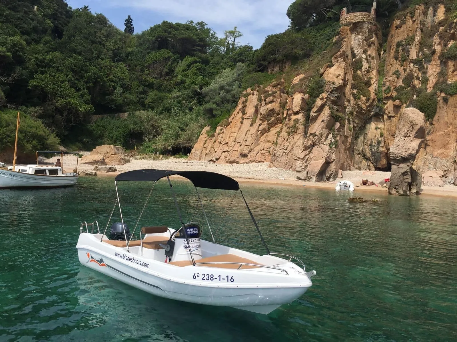 Rent a 4.5m Voraz 450 in Blanes