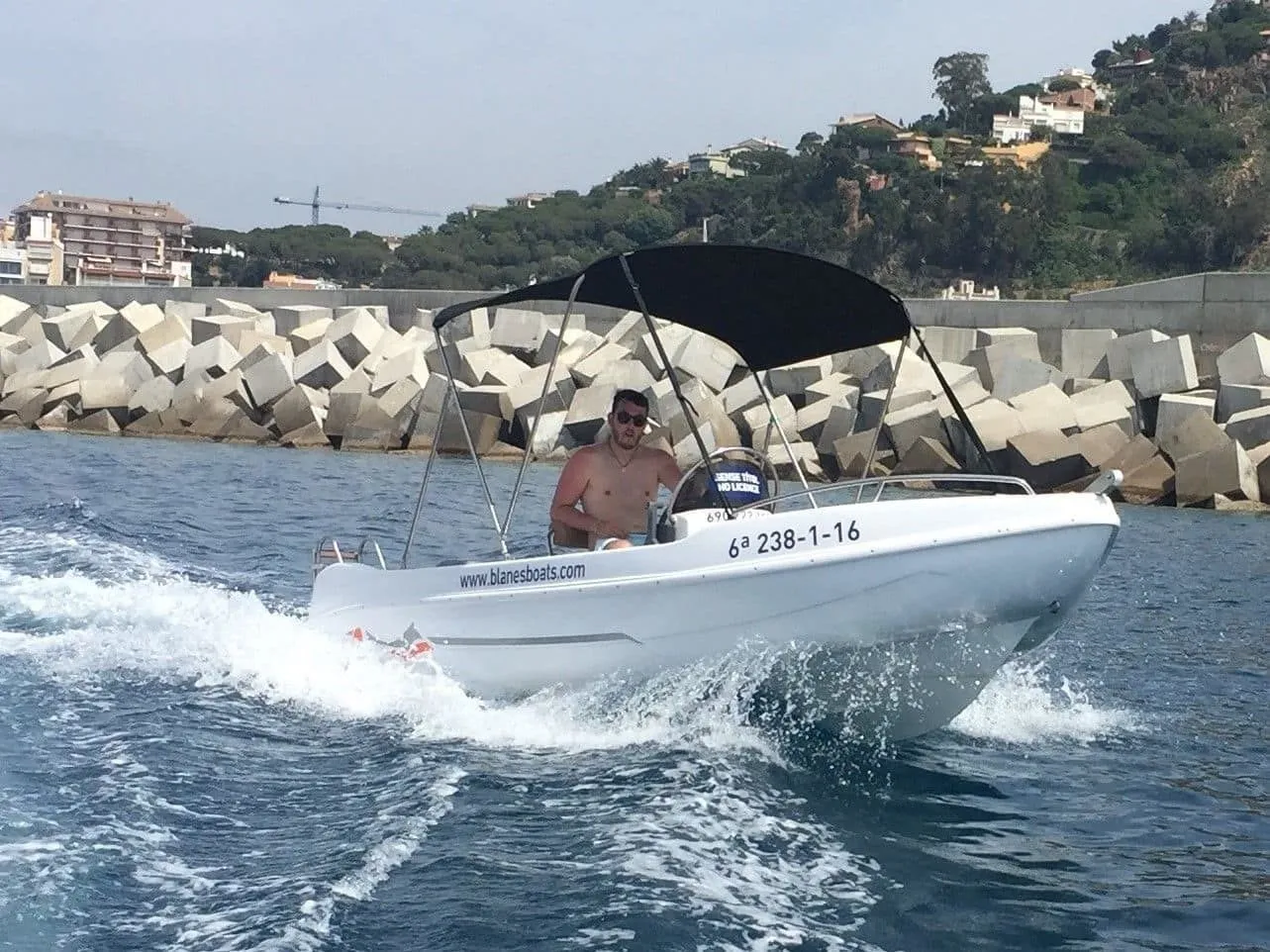 Voraz 5 Charter Boat