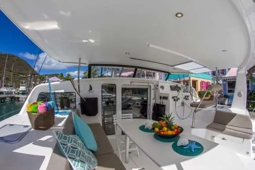 Charter a 15.1m 6 Cabin Catamaran in Ribishi