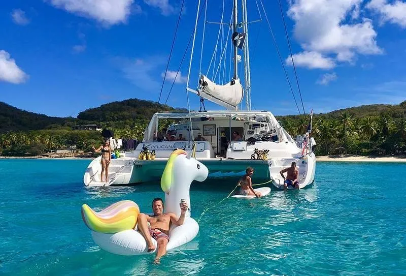Charter a 17.67m Catamaran in Saint Thomas