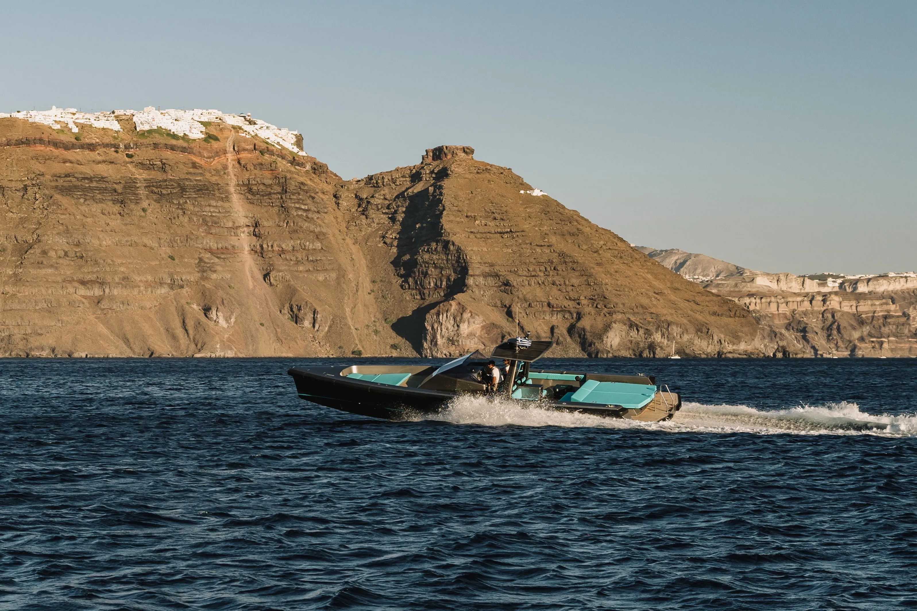 Charter a 13.3m Motor Yacht in Theologos
