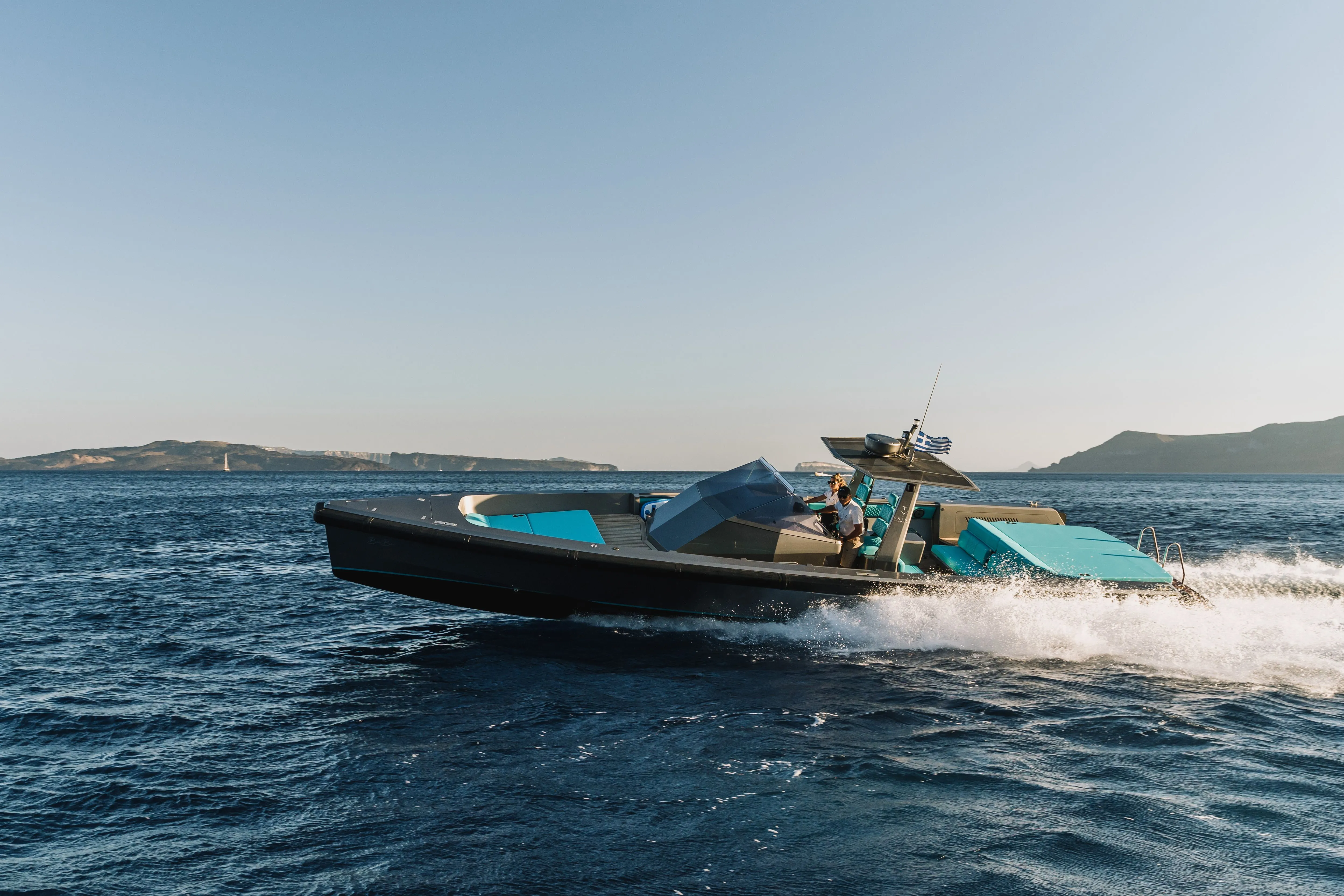 Charter a 13.3m Motor Yacht in Theologos