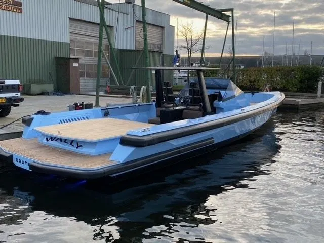 Charter a 13.7m Wally 45 in Cannes