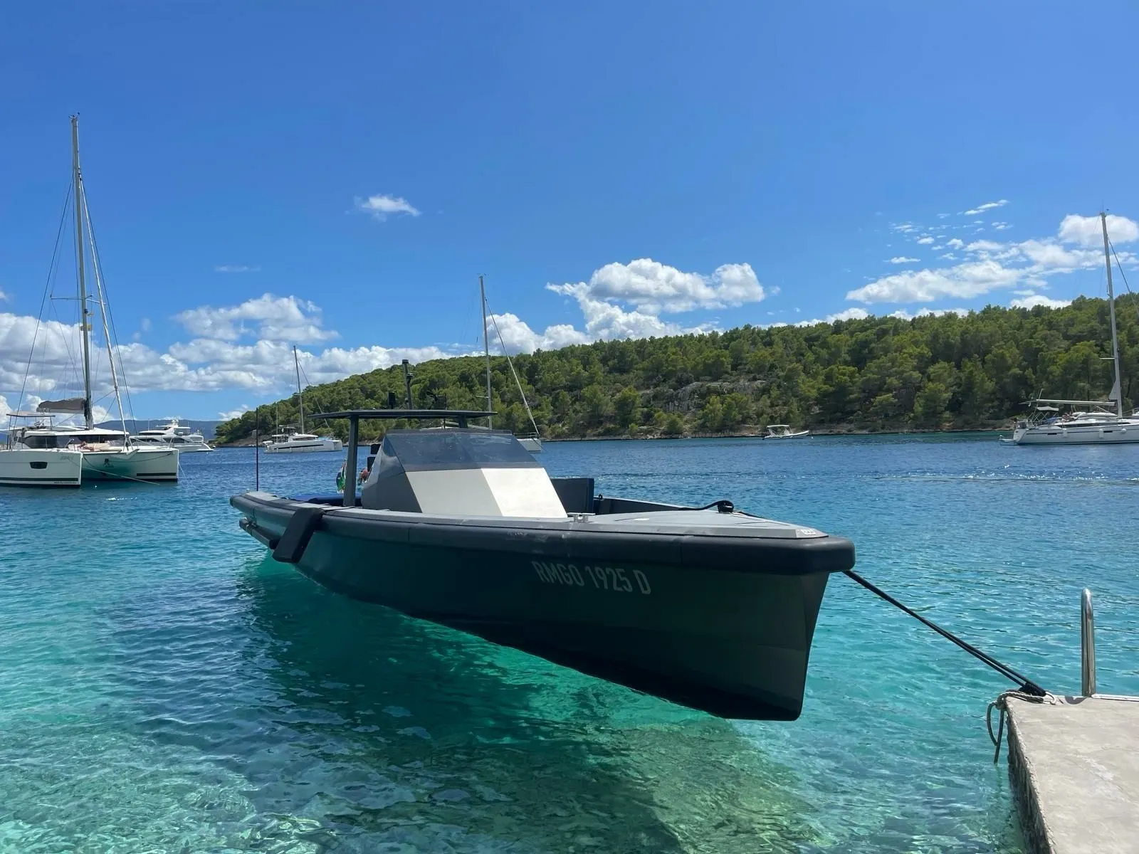 Rent a 13.54m Motor Boat in Kastela