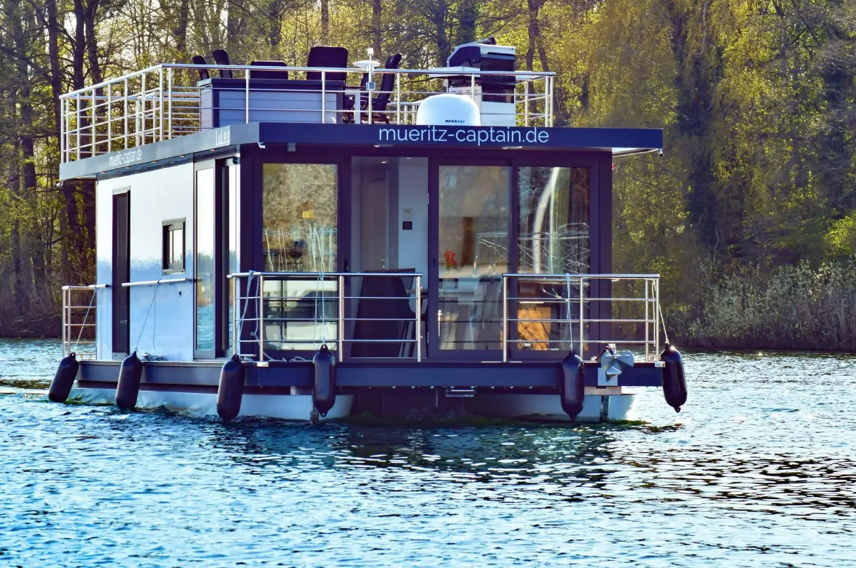 Röbel Kiralık 10m Tekne