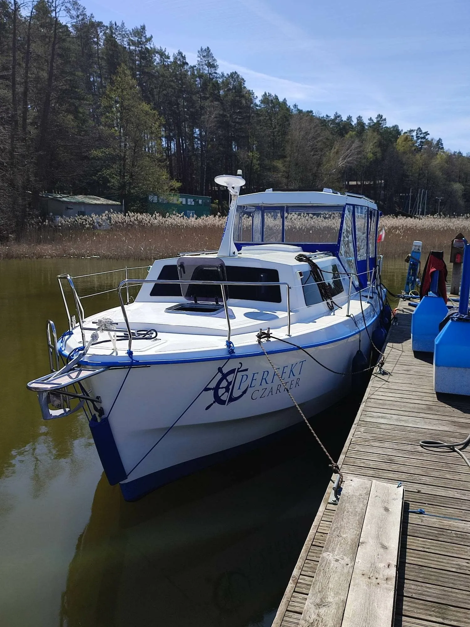 8.25m Piaski Weekend 820 Motor Boat Hire