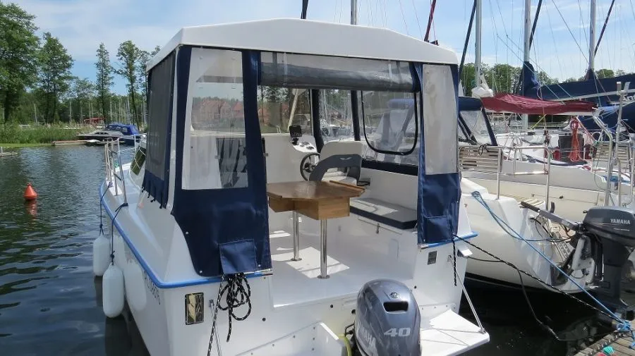 8.2m Gizycko Weekend 820 Motor Yacht Hire