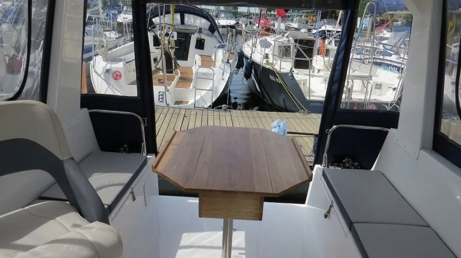 8.2m Gizycko Weekend 820 Motor Yacht Hire
