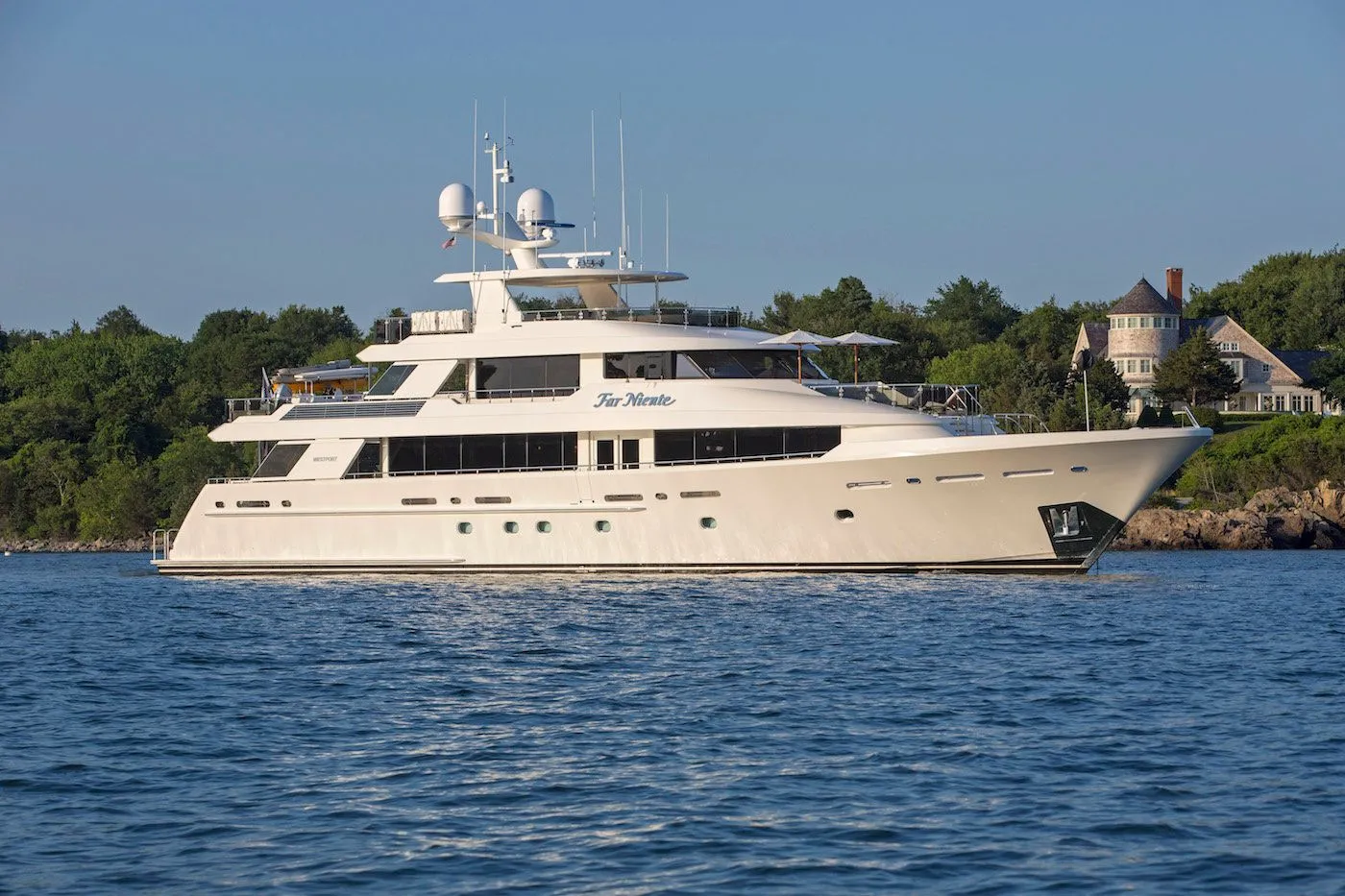 Rent a 39.62m Westport 130 in Koolbaai