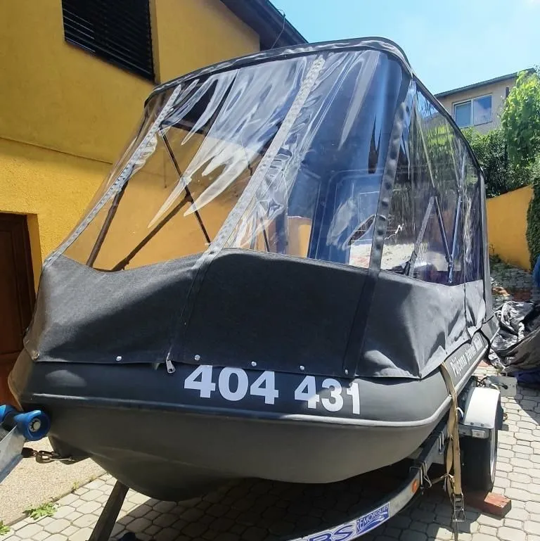 4.38m Mělník Motor Boat Hire