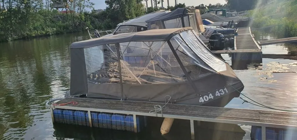 No Name Charter Boat