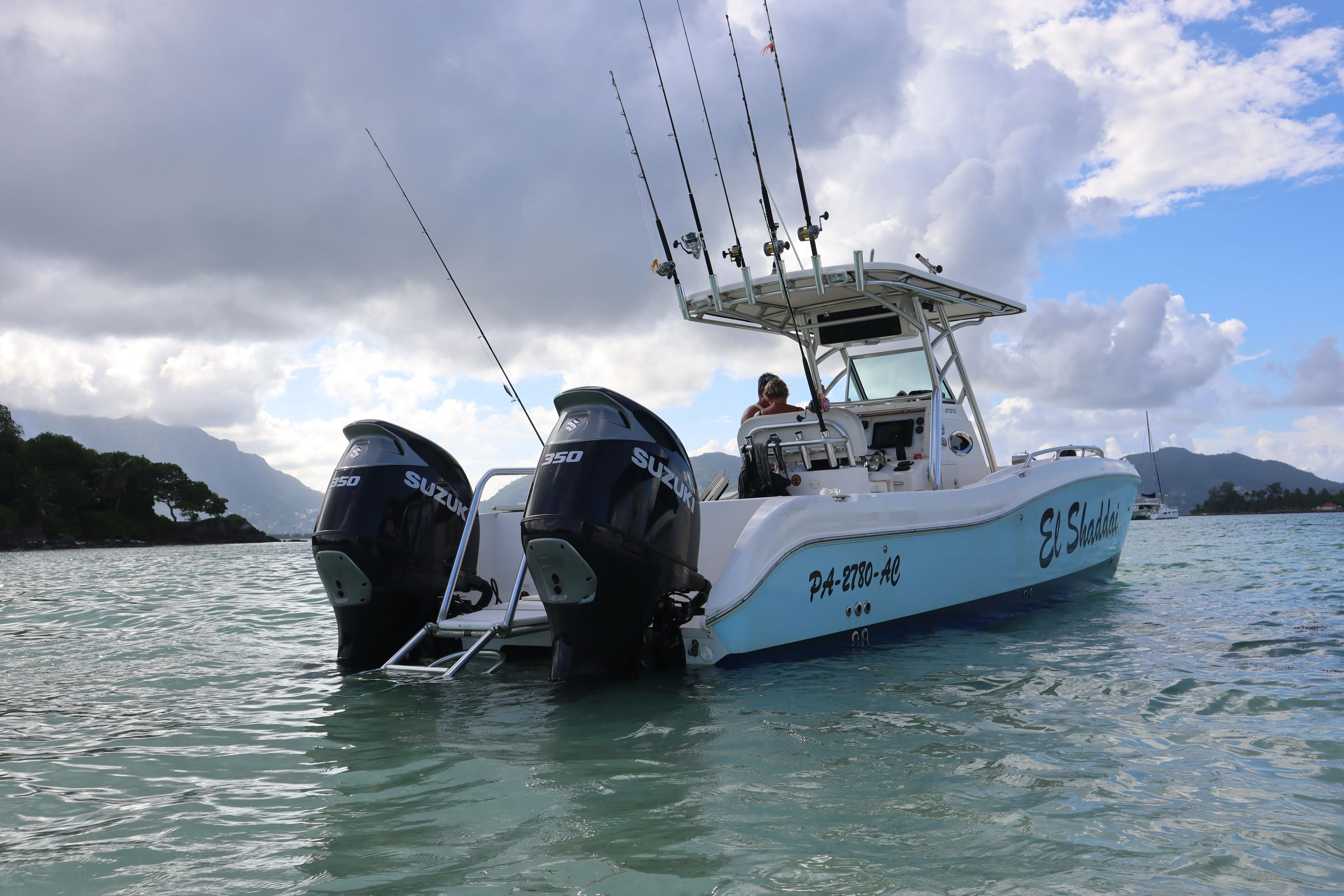 8.5m Eden Island Power Catamaran World Cat 280 Hire