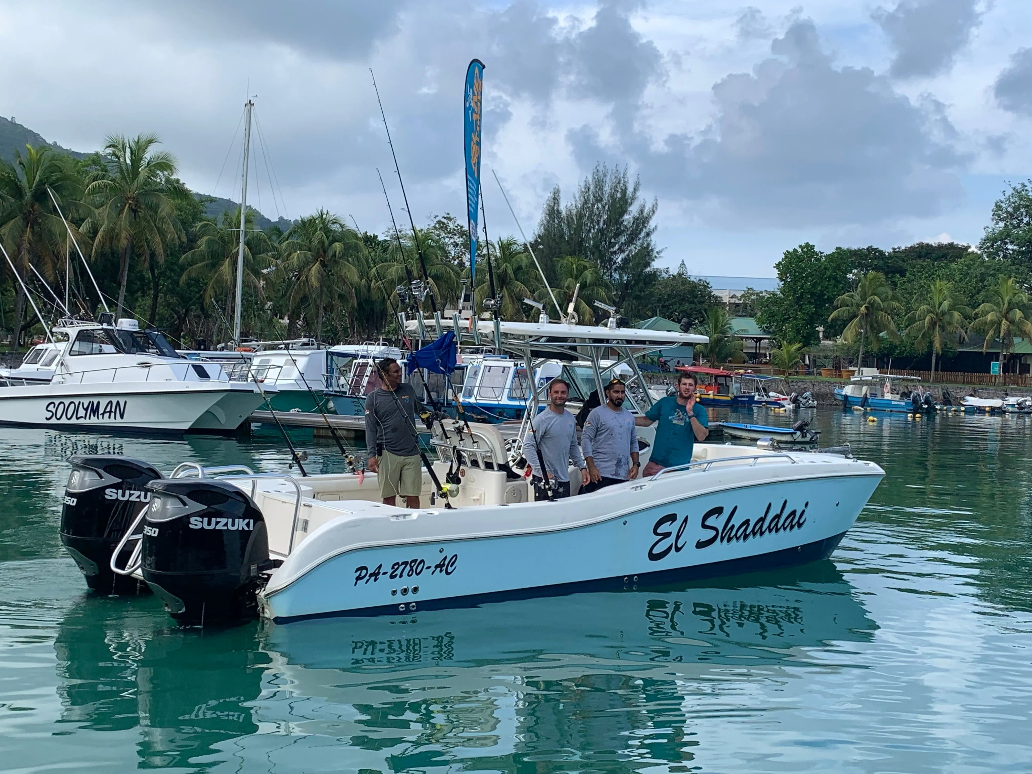 8.5m Eden Island Power Catamaran World Cat 280 Hire