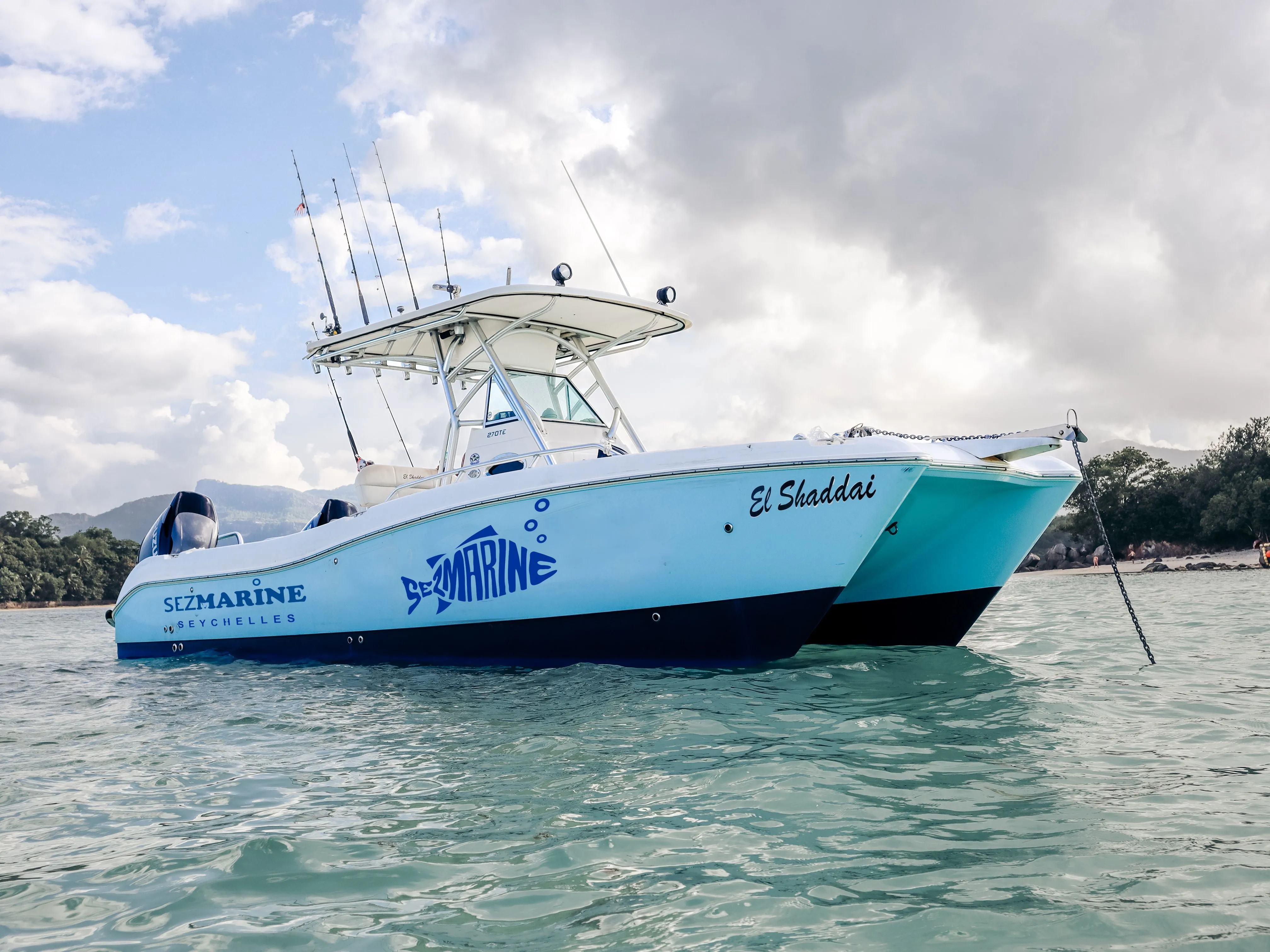 8.5m Eden Island Power Catamaran World Cat 280 Hire