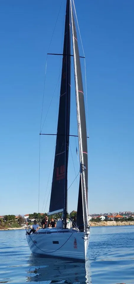 Filip Charterboot - 5