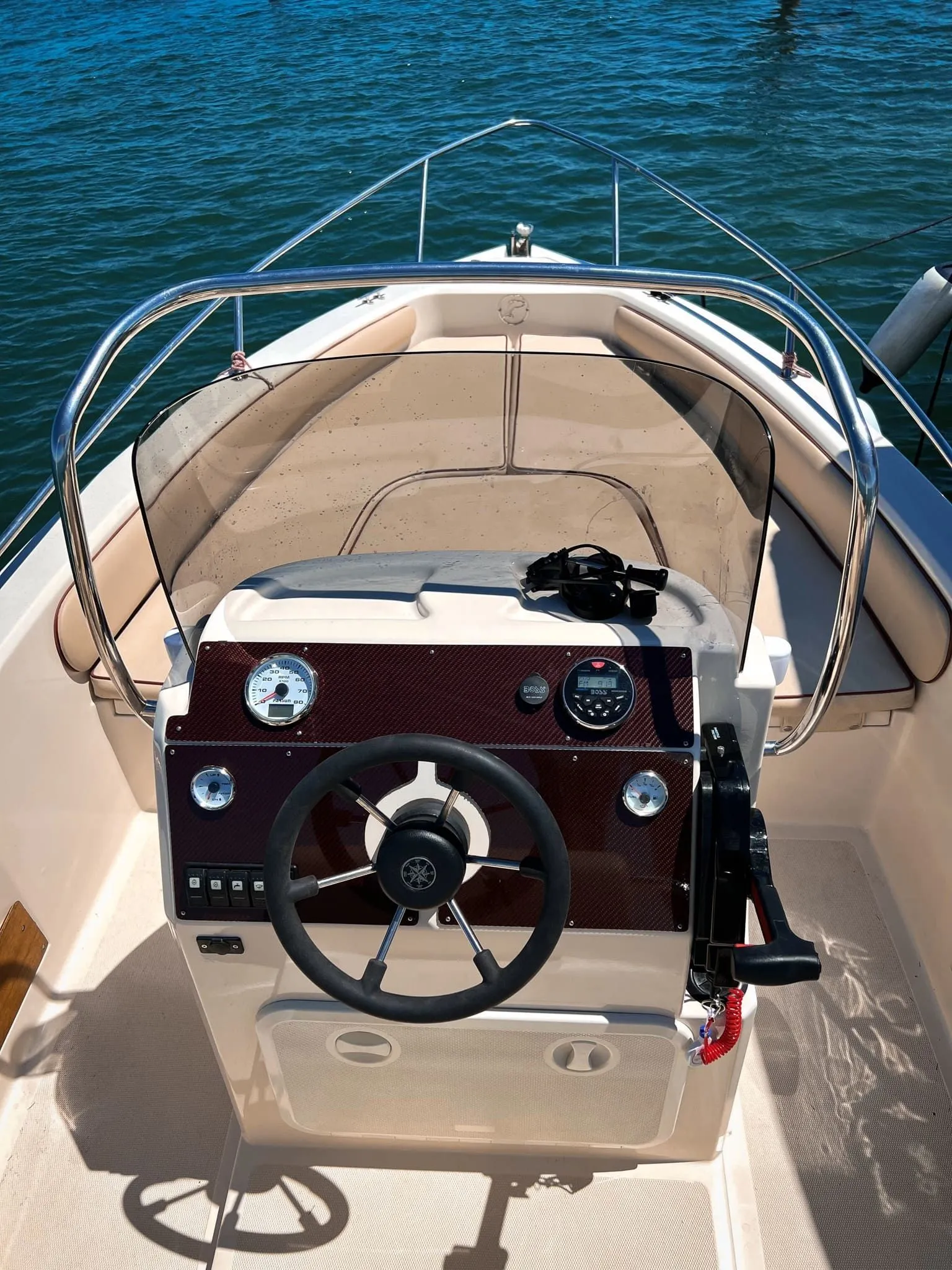 Rent a 5.5m Yacht and Co Voyager 18 Motor Boat in Venice