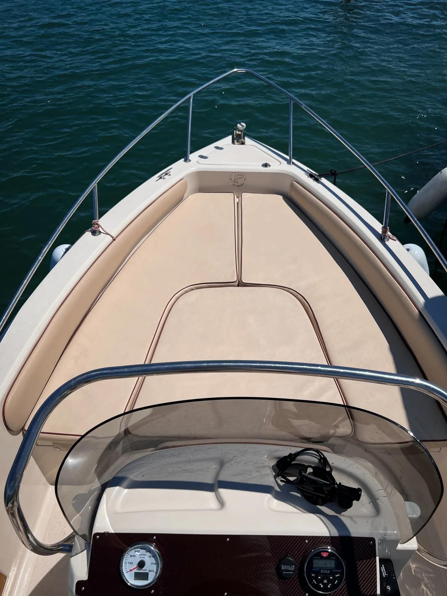 Rent a 5.5m Yacht and Co Voyager 18 Motor Boat in Venice