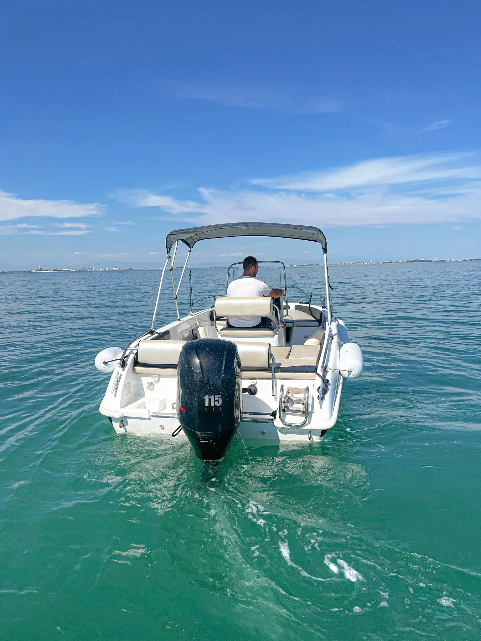 Rent a 6.1m Yacht and Co Voyager 18 in Venice
