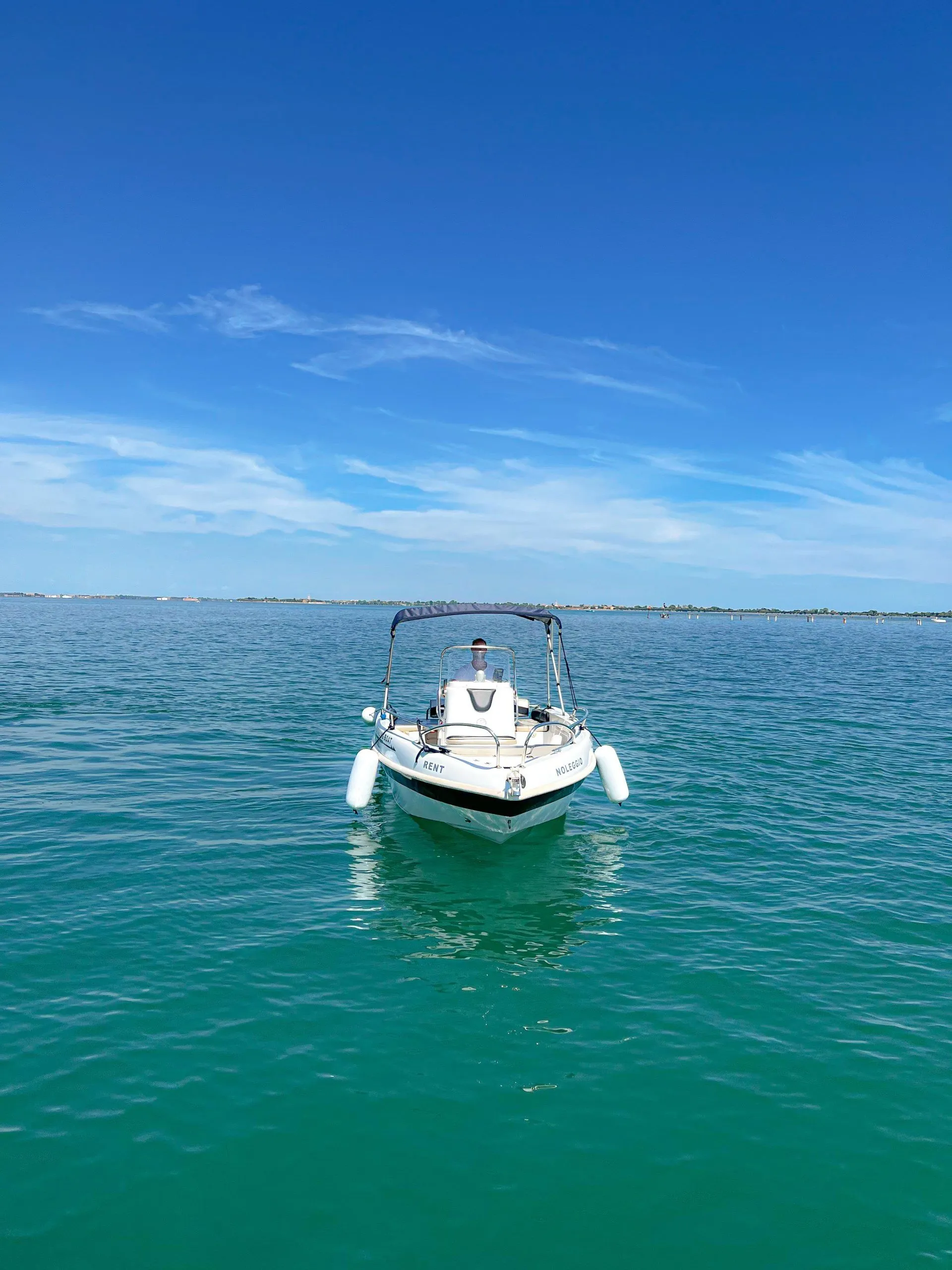 Rent a 6.1m Yacht and Co Voyager 18 in Venice
