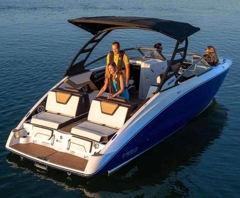 8m Petrčane Yamaha 252 Hire