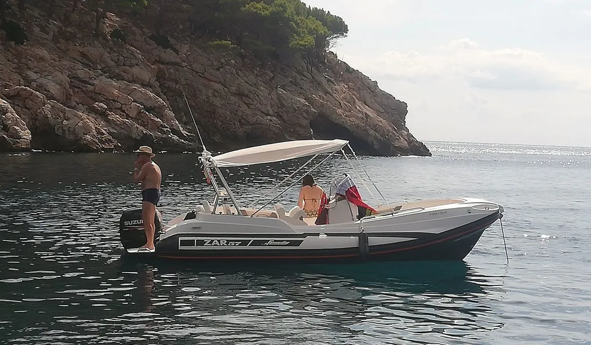 No Name Charter Boat