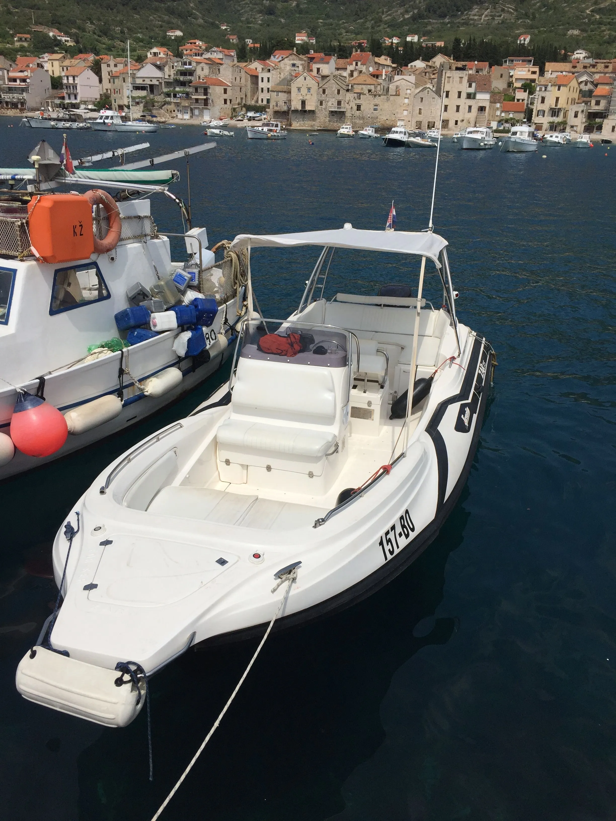 Suite Charter Boat