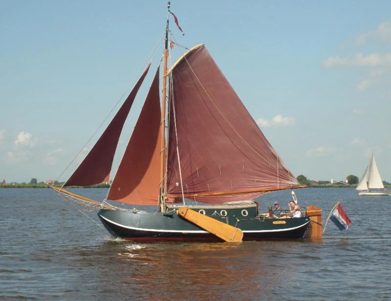 Charter a 8m Boat in Heeg