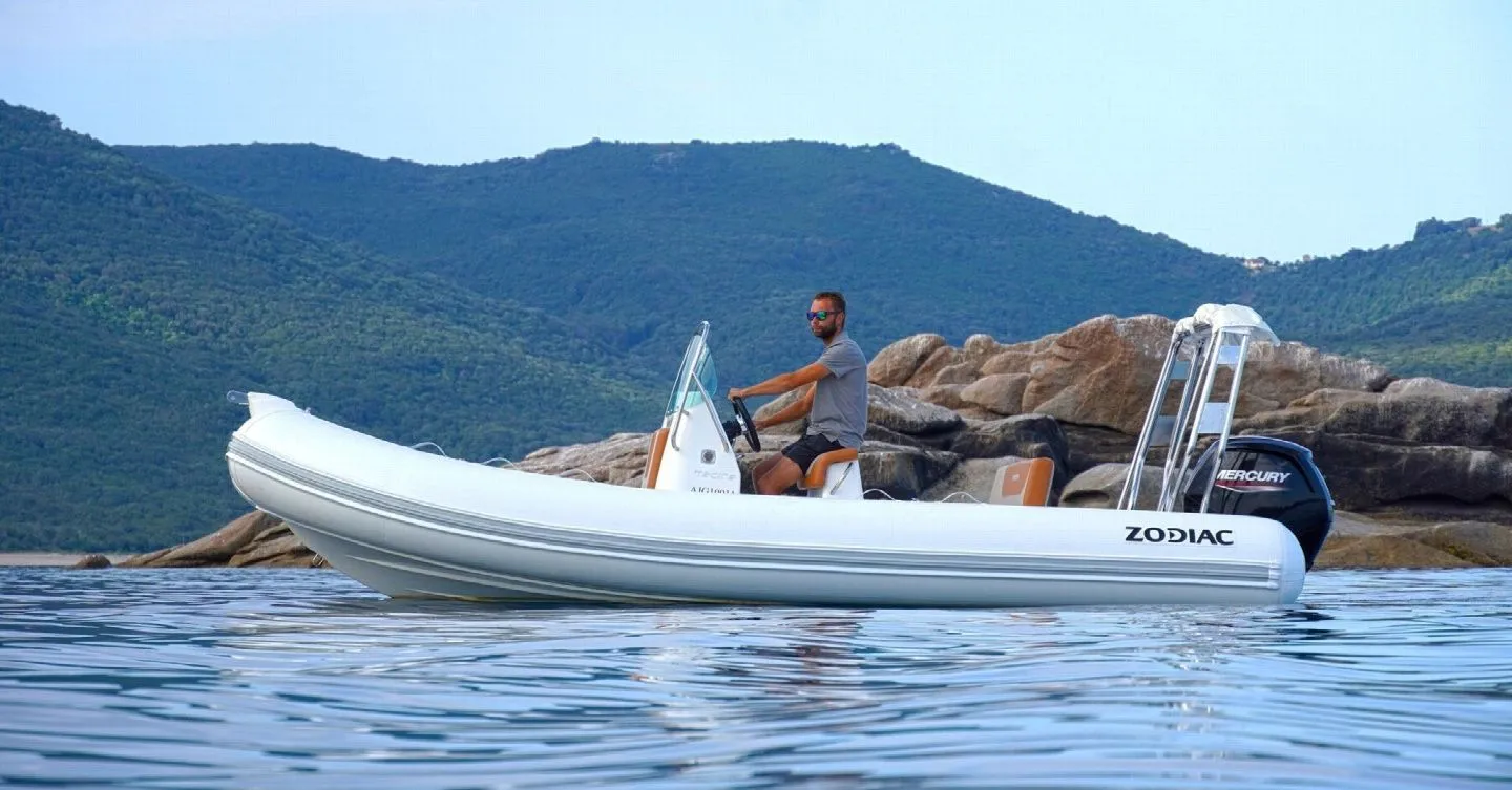Campumoru Charter Boat