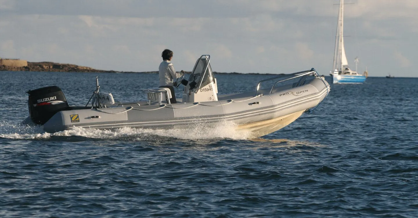 Rent a 6.5m Zodiac Medline 650 Motor Boat in Port-Louis