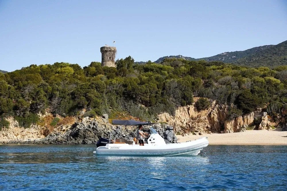 Rent a 7m Motor Boat in Propriano