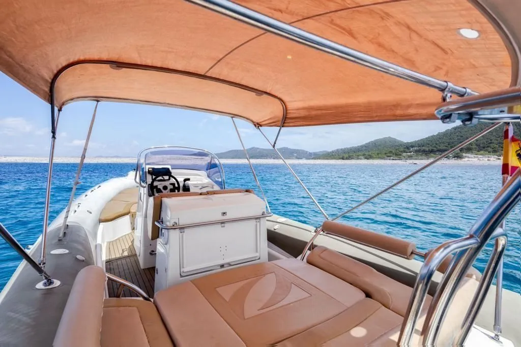 Lila 1 Charter Boat