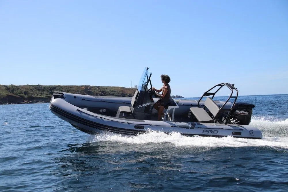 Charter a 6.1m Boat in Port-Louis