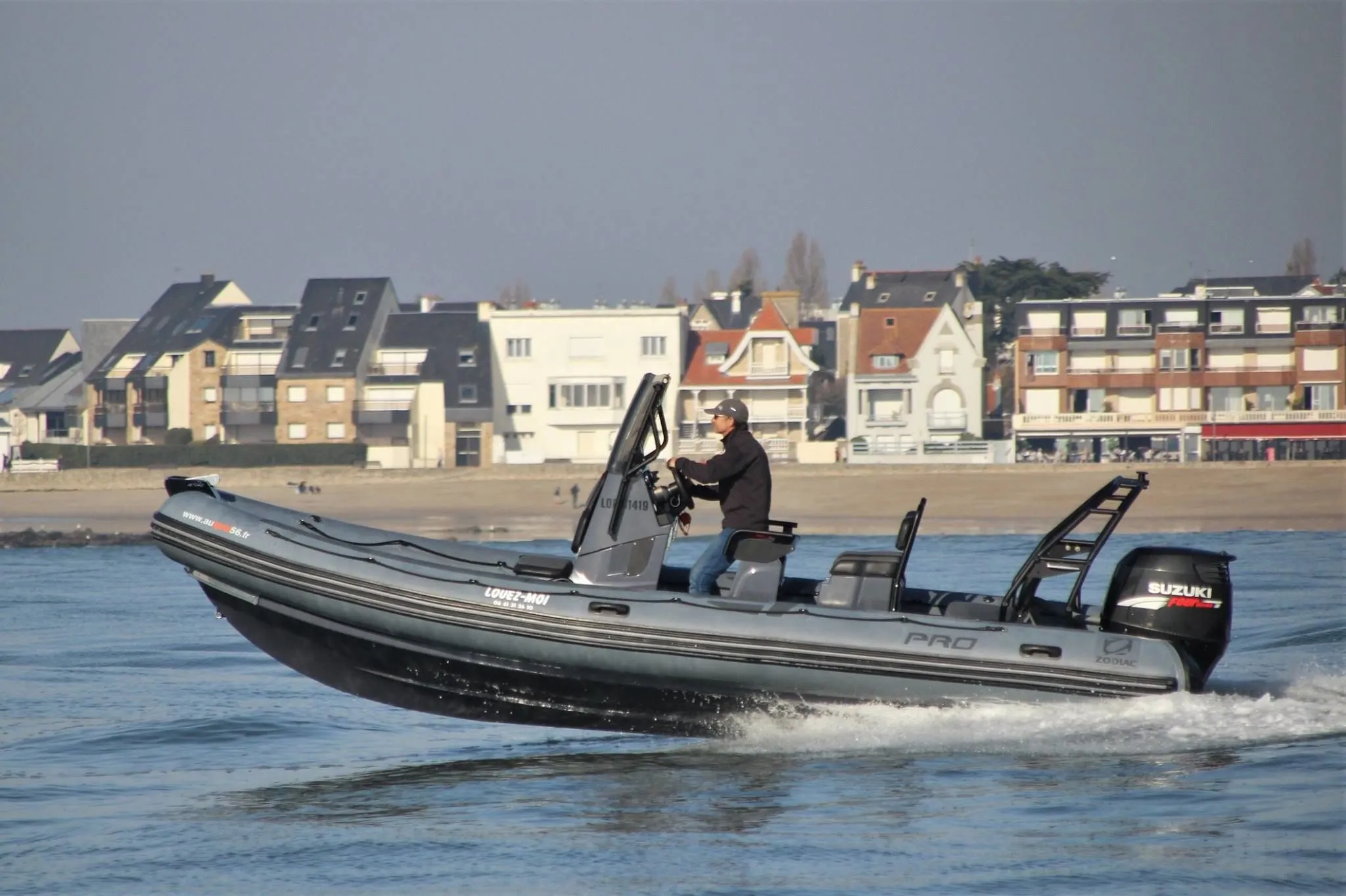 Rent a 6.75m Boat in Port-Louis
