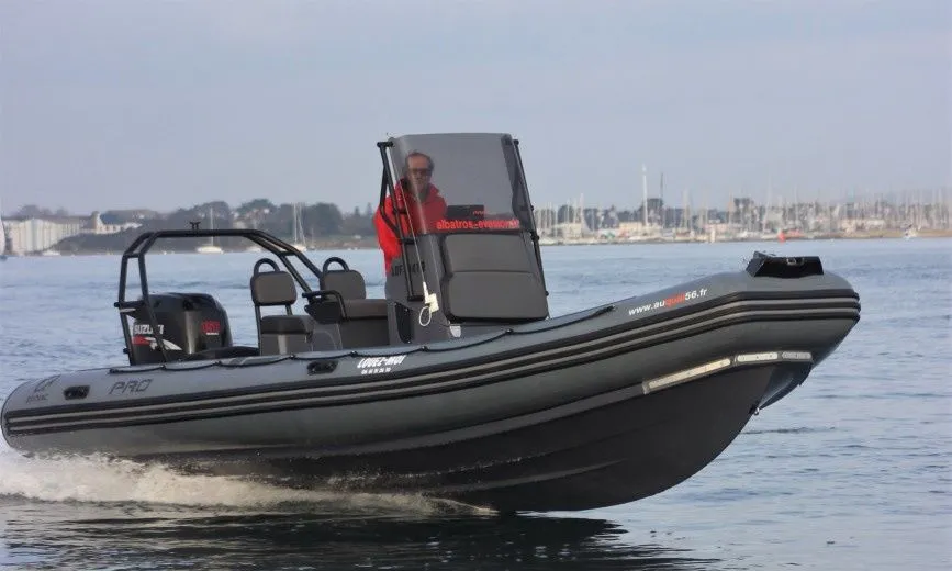 Rent a 6.75m Boat in Port-Louis