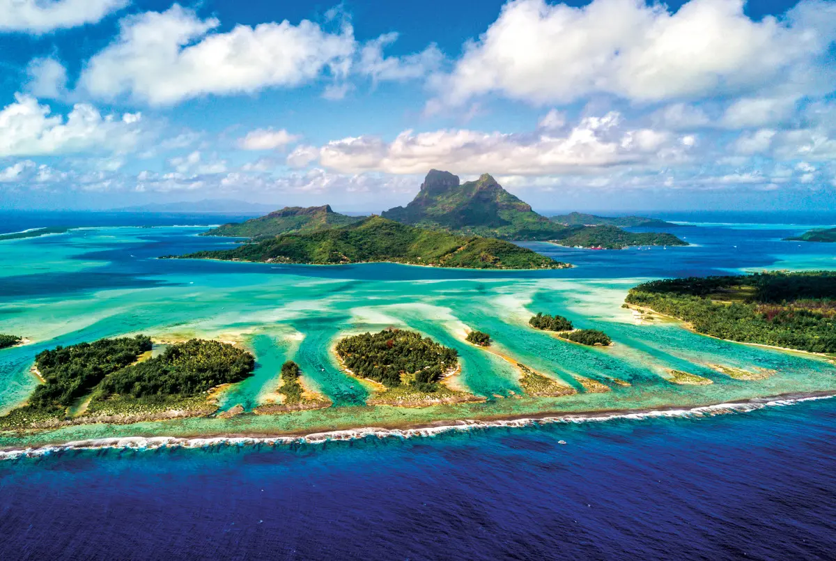Rent a Power Catamaran in French Polynesia